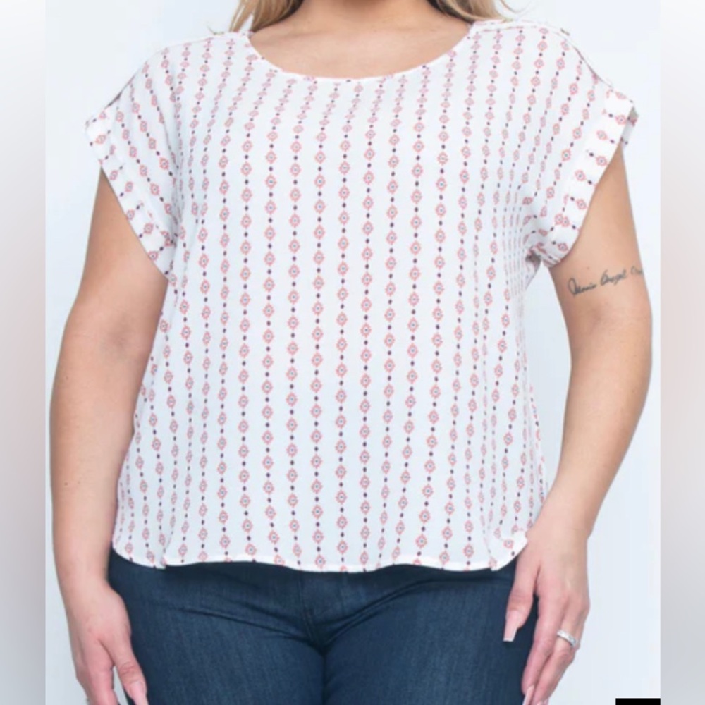 NWT Plus Size Aztec Striped Jewel Neck Short Sleeves Top with Button Detail